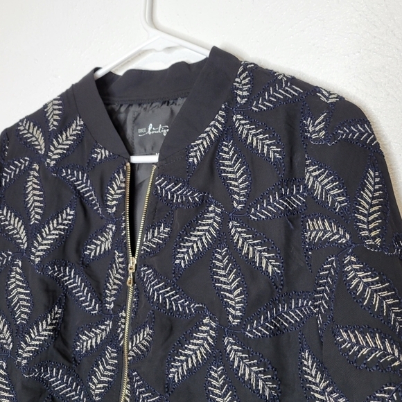 BKE Boutique Leaf Bomber Jacket Women's Size Medium - Picture 3 of 12